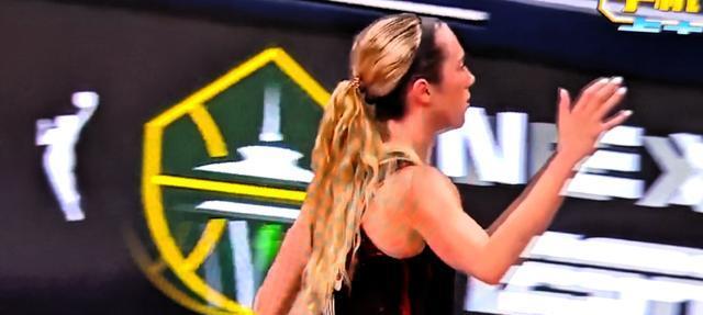 AA, 上篮得 AA, 上篮得