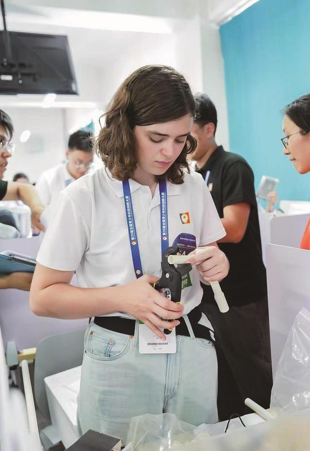 激动得手都, 外企都有