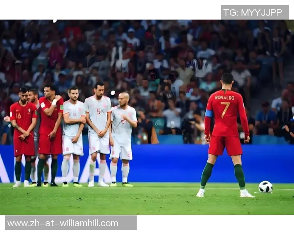 C罗精彩任意球瞬间葡萄牙对阵西班牙的经典壁纸分享